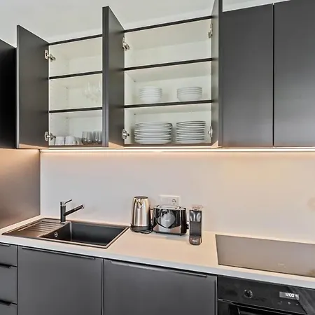 Clausen Serenity Cozy アパート